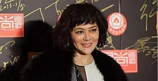 被玻尿酸毀掉的女星,鄭裕玲模樣猙獰,周迅的臉像泡發的饅頭!