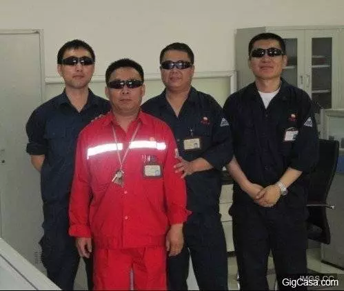 「幫我把女友P得sexy一點」就說了不要叫網友P圖!最後一張快笑死了!