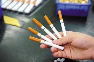 新加坡入關帶煙被罰多少?超過這些,5年內將被禁止進入新加坡,除此之外,這些也不可以帶