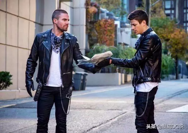 綠箭宇宙大事件Elseworlds「異界」彩蛋解析!