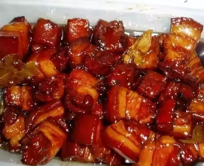 煮紅燒肉時,用生抽還是老抽?很多人都弄錯了,難怪口感不好