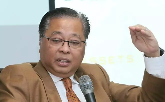 最新火爆【林冠英這句話掀起叫囂罵戰】讓安華接任財長吧!