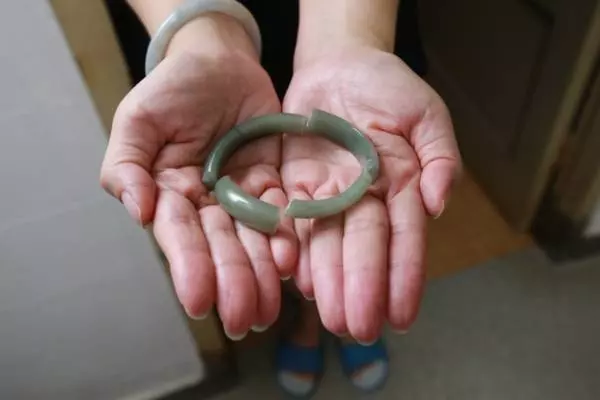 僅丟下150令吉 撞倒阿嬤 司機匆匆逃 |
