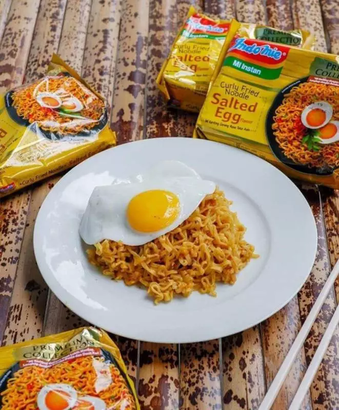全馬熱賣到缺貨的【印尼限量版鹹蛋口味Indomie】 網友搶先試吃 真有傳說中的那麼好吃嗎?