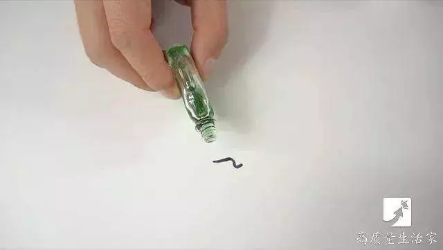 風油精倒進白醋里,解決了家家戶戶最大的困擾