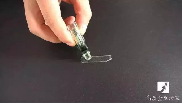 風油精倒進白醋里,解決了家家戶戶最大的困擾