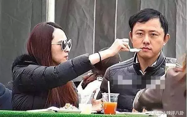 吳佩慈連生3子買4億豪宅送婆婆,忍氣吞聲演繹現實版豪門攻略!