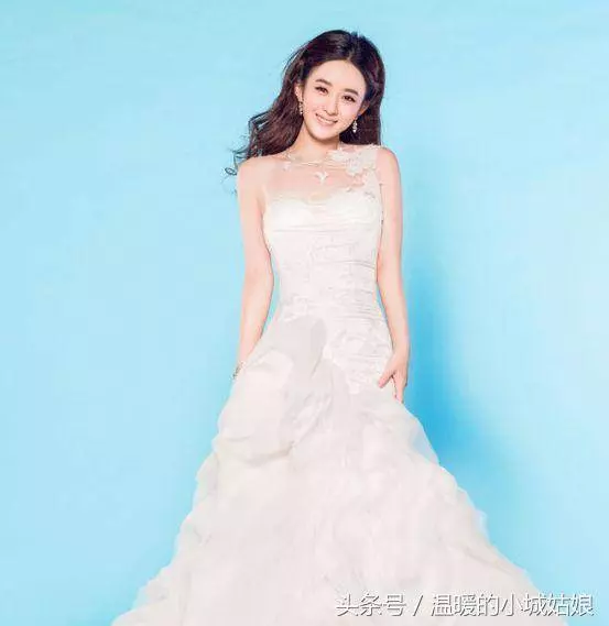 女星穿上婚紗,趙麗穎甜美,張馨予仙氣十足,但都輸給了56歲的"她"!