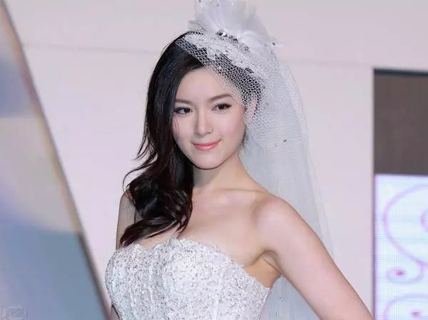 曾插足郭富城熊黛林,如今小三上位嫁富商,這世界有道理可講嗎?