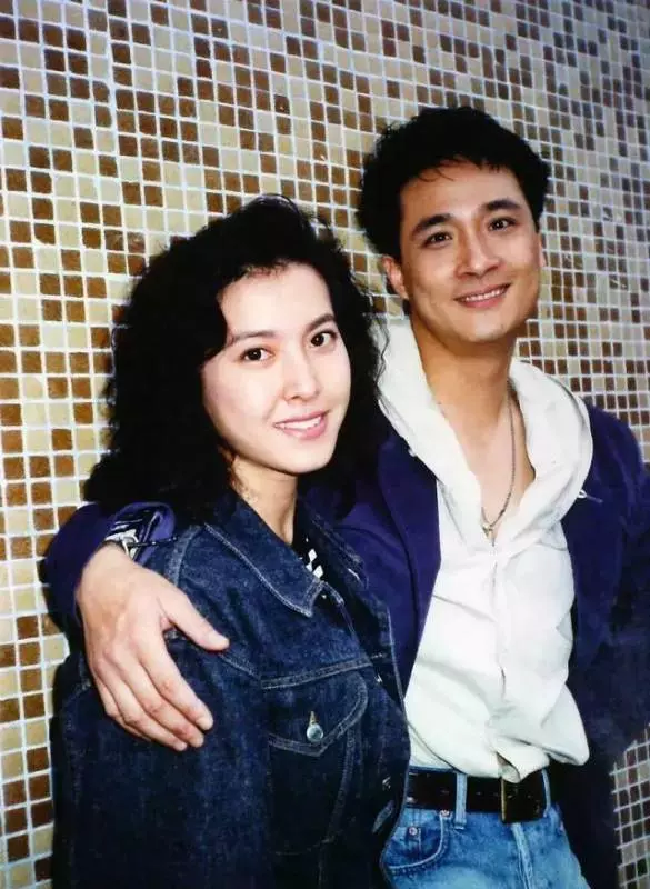 吳鎮宇何家勁都是她的前度,貌美堪比李嘉欣,後移民加拿大做主持!