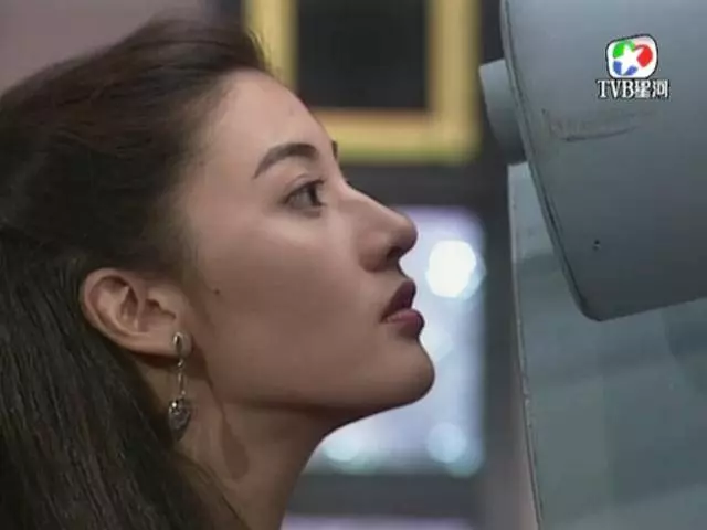 吳鎮宇何家勁都是她的前度,貌美堪比李嘉欣,後移民加拿大做主持!