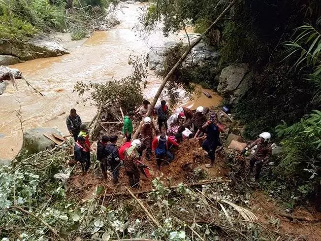 金馬崙土崩 3人遭活埋