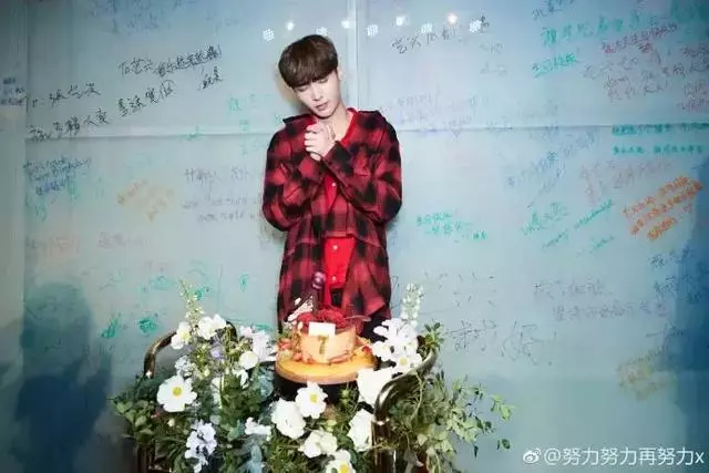 EXO成員推出聖誕單曲,請美國知名製作人,陣容龐大讓人期待!