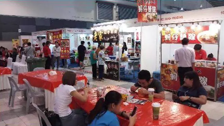 【犯眾怒】美食展為何不能賣豬肉?? 90%顧客都是華人,主要賣非清真食品~~ 犯了你們穆斯林什麼了?
