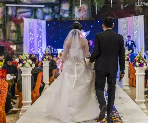 女子婚後半年絕經,丈夫陪她去醫院檢查,醫生稱:還是報警吧!