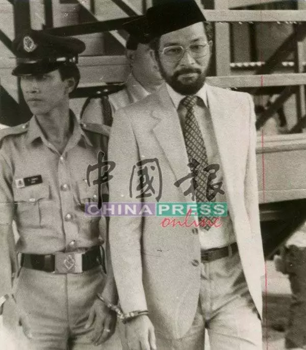 1982年 大馬政壇第一槍! 部長槍殺政敵 , 震撼全國 !