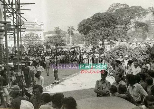 1982年 大馬政壇第一槍! 部長槍殺政敵 , 震撼全國 !