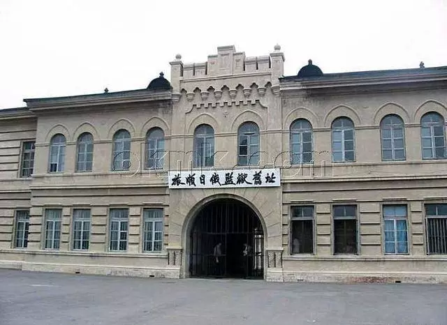 日軍少將身穿鐵甲刀槍不入,一小兵用長矛從肛門將他刺死!