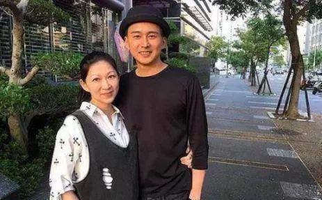 46歲女星為懷孕打百針,今喜得龍鳳胎,成了一個幸福的女人!