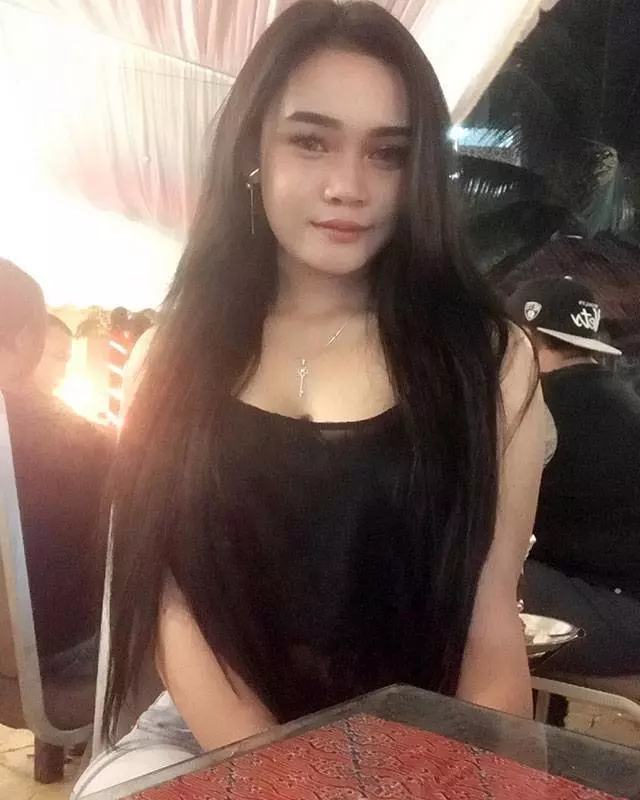 【大馬巡警抓女子手遭調職】網友踢爆女子的身份 快看 美女竟有20多千的粉絲關注!