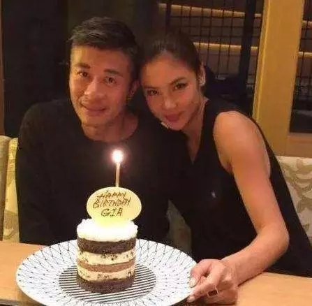 史上最會嫁人的女星,兩任丈夫不僅身家過億,對她寵愛不已!