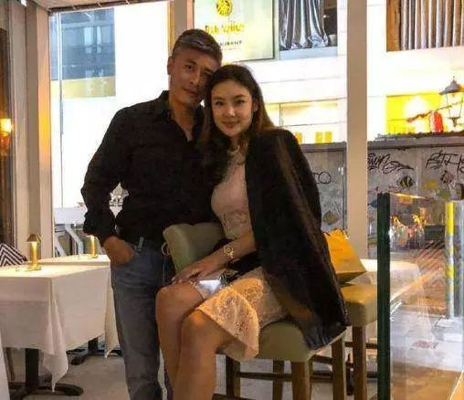 史上最會嫁人的女星,兩任丈夫不僅身家過億,對她寵愛不已!