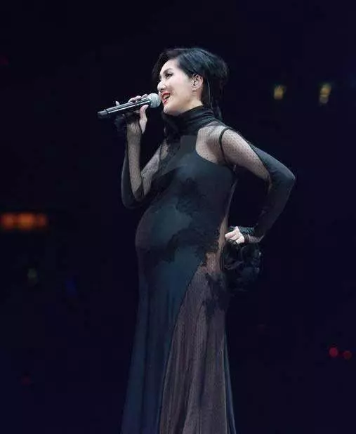 娛樂圈十位高齡產婦,42歲還要生二胎,太拼了