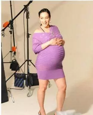 娛樂圈十位高齡產婦,42歲還要生二胎,太拼了