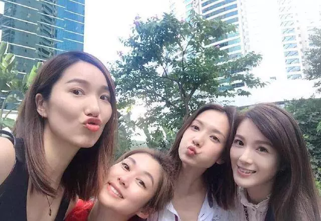 李亞男大曬大肚照,如今肚子終於大到像顆球,但顏值的變化卻讓大家看到直撮眼睛~