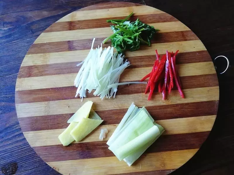 魚肉的健康做法,味鮮質嫩,顏值高,跟著步驟做,你也變大廚