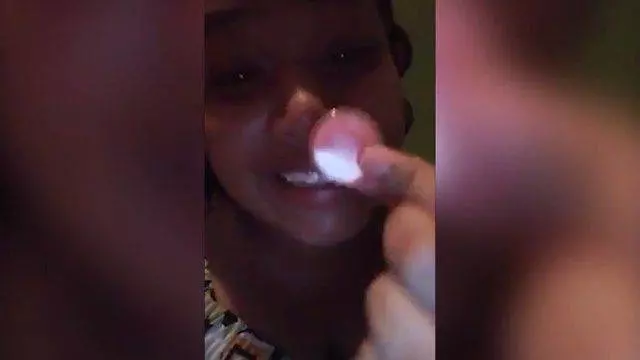 笑到會喘!她拿媽媽的凡士林塗嘴唇 結果是「肛門鬆弛劑」!她拍片爆紅千萬人樂翻(影)