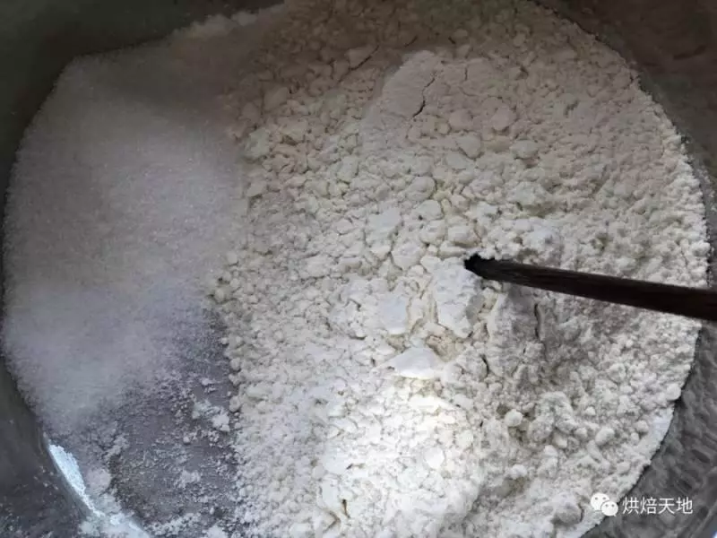 越嚼越香外皮酥脆 | 內心彈軟的煉乳白吐司