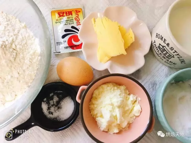 味道超贊 | 金黃誘人的椰蓉扭扭條麵包