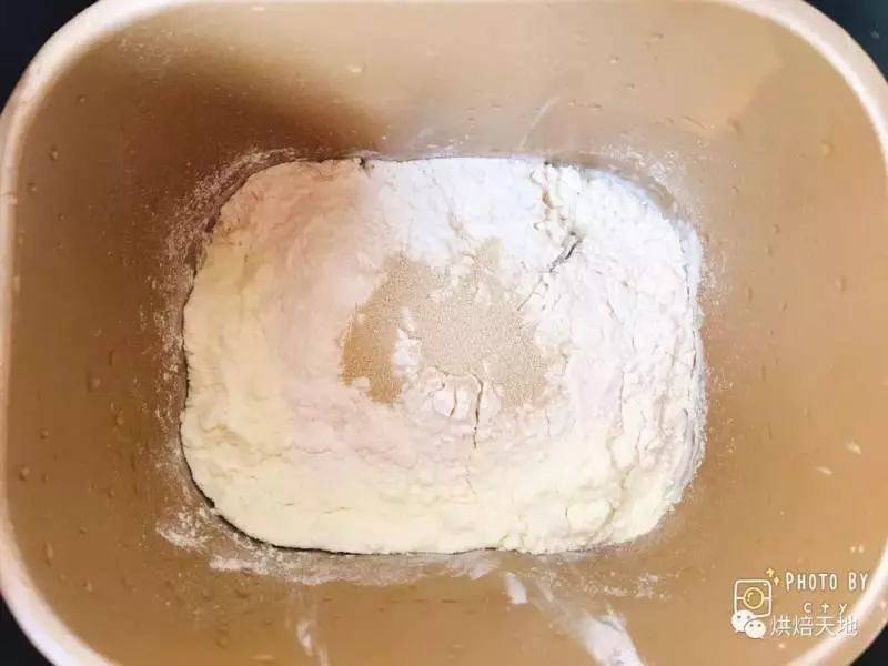 味道超贊 | 金黃誘人的椰蓉扭扭條麵包