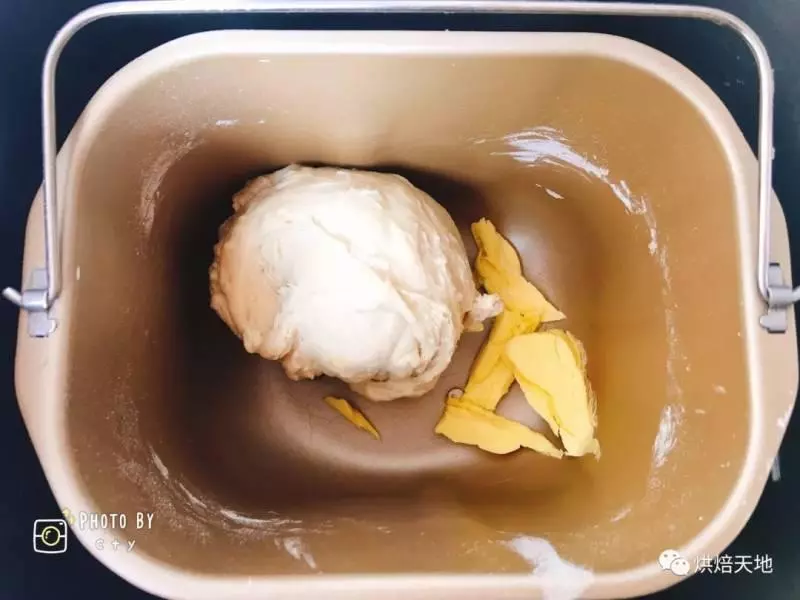 味道超贊 | 金黃誘人的椰蓉扭扭條麵包