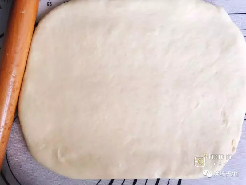 味道超贊 | 金黃誘人的椰蓉扭扭條麵包