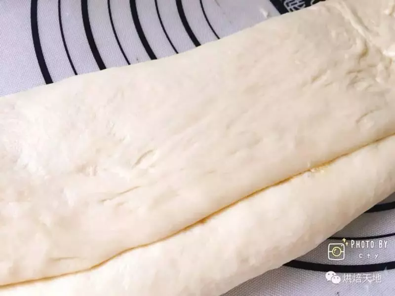 味道超贊 | 金黃誘人的椰蓉扭扭條麵包