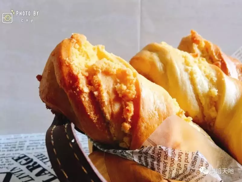 味道超贊 | 金黃誘人的椰蓉扭扭條麵包