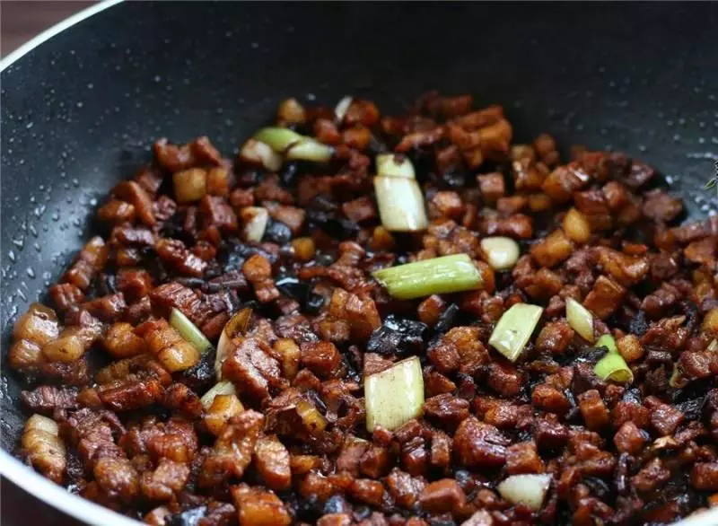 媽媽煮的鹵肉飯那麼好吃,原來是加了這個,做出來的鹵肉肥而不膩,軟糯飄香,我一頓能吃一大碗!