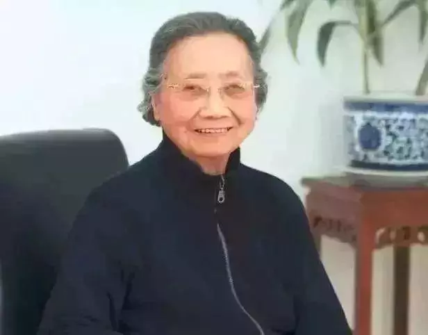 幾十年沒生過病!96歲頭髮依然濃黑,6句養生秘訣,原來保健是那麼簡單!