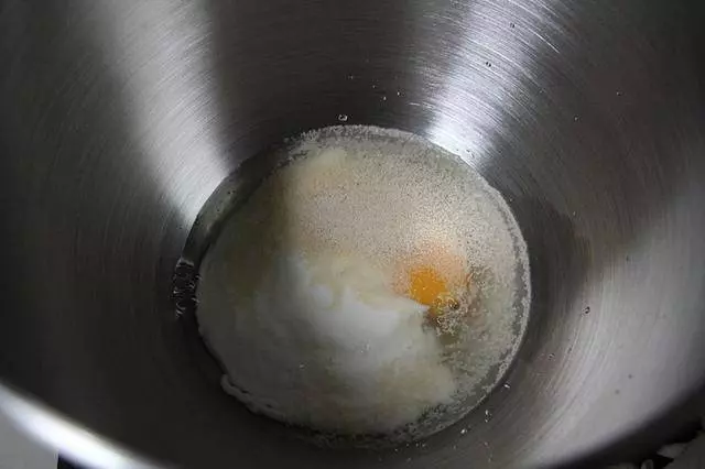 想吃麵包不用買,教您在家自己做,真材實料無添加,特柔軟