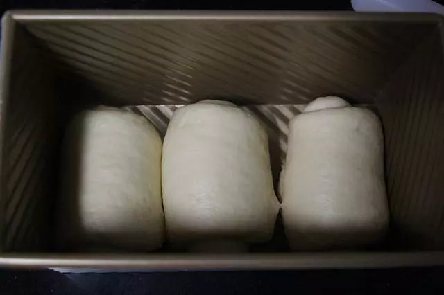 想吃麵包不用買,教您在家自己做,真材實料無添加,特柔軟