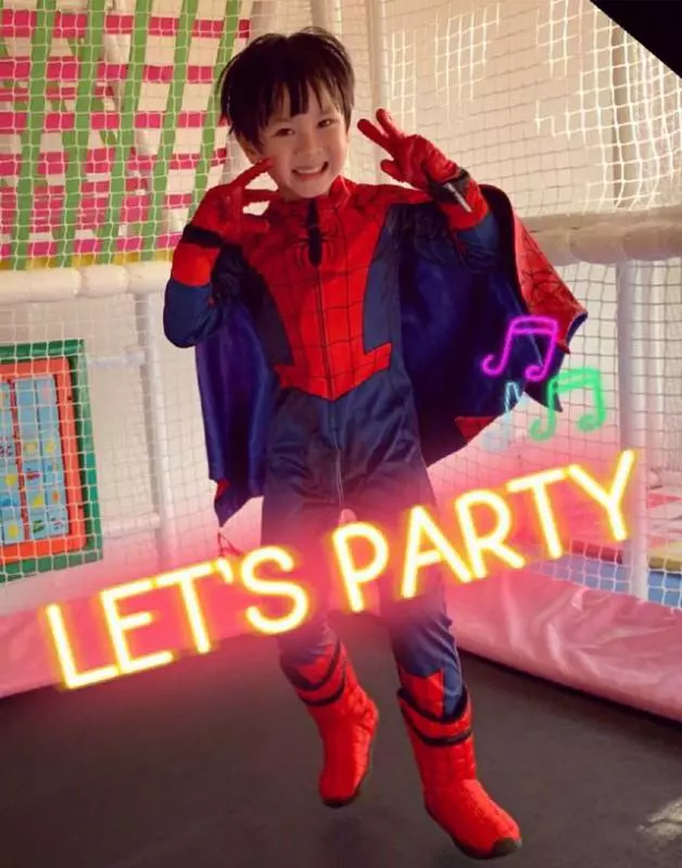 吳尊曬生日照,一家四口同一天過生日,尊嫂現身罕見露真容
