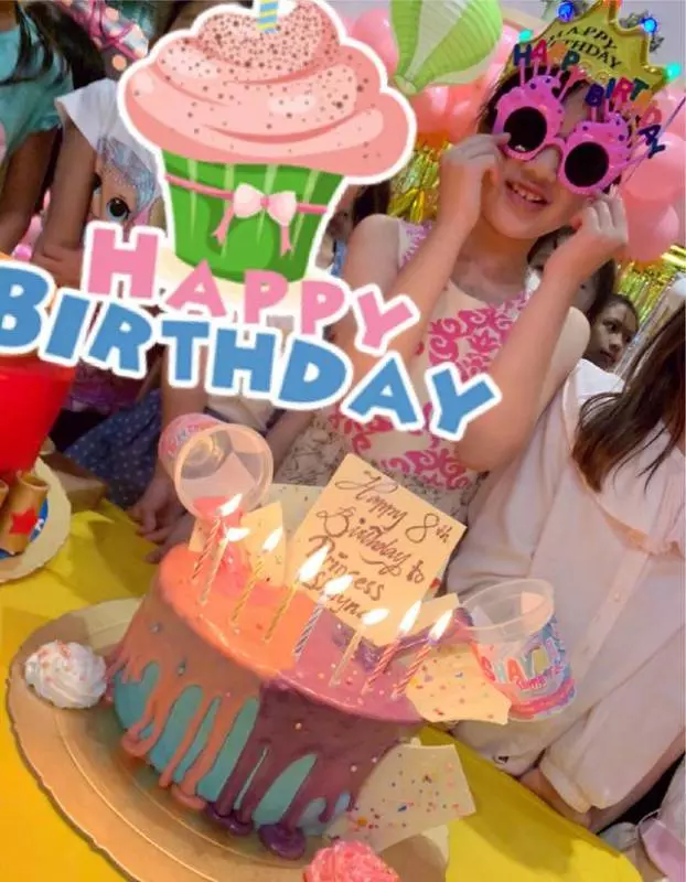 吳尊曬生日照,一家四口同一天過生日,尊嫂現身罕見露真容