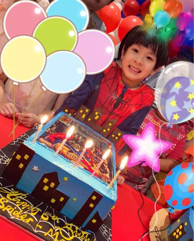 吳尊曬生日照,一家四口同一天過生日,尊嫂現身罕見露真容