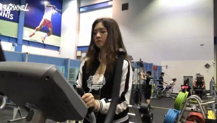 健身房滑步機上好風景!白皙妹子「巨浪」網友神到了:這不是松山運動中心嗎