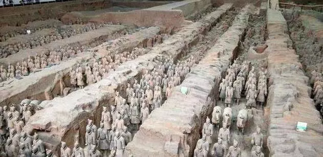 兵馬俑是「真人」燒制出來的嗎?一尊破碎兵馬俑,為我們解開謎題!