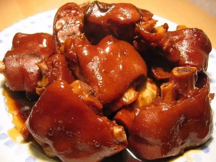 當媽媽煮【客家酸辣豬手】時,我們一家人真的是留著口水等著吃,實在是太香了!