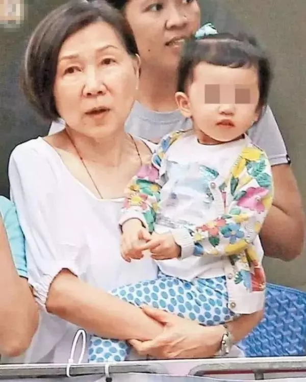 好聚好散?知情人士爆出內幕:楊冪根本是被婆婆欺負到不敢回家!男方視而不見!