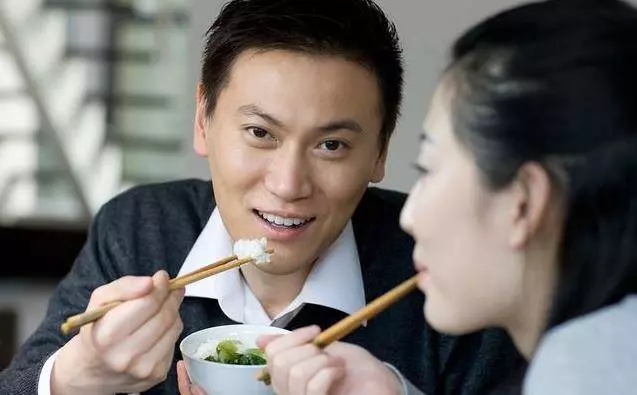 胃不好的人,少吃【三果】、多吃【三黃】,趕走幽門螺旋桿菌,身體想生病都難!